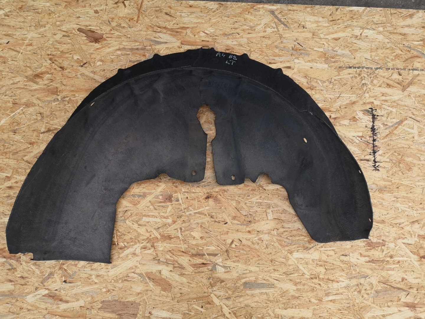 mudguard left rear part AUDI A4 B8 8K0810171B MATERIAL