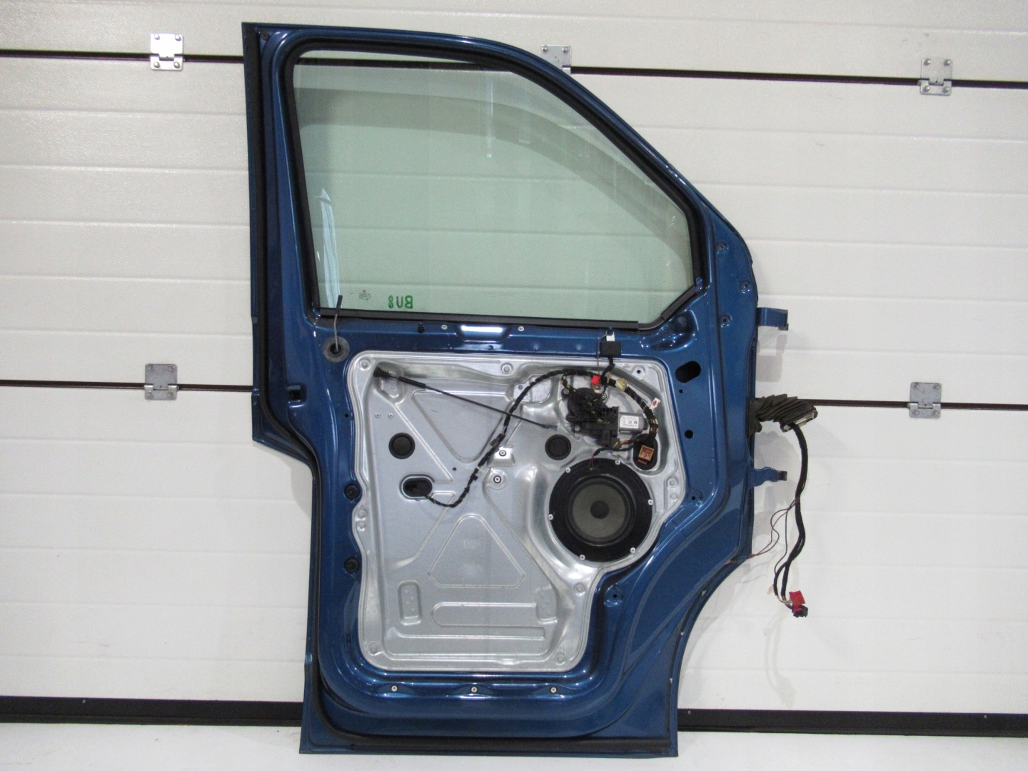 VW T5 LIFT MULTIVAN door left front 12r. AS2