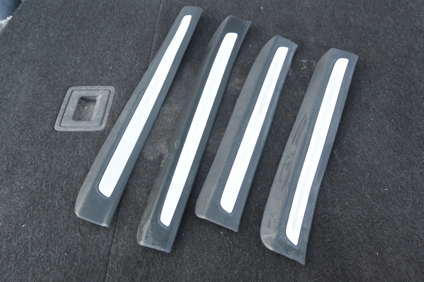 Moulage Couverture Jupes Interne AUDI Q7 4L KOMPLET