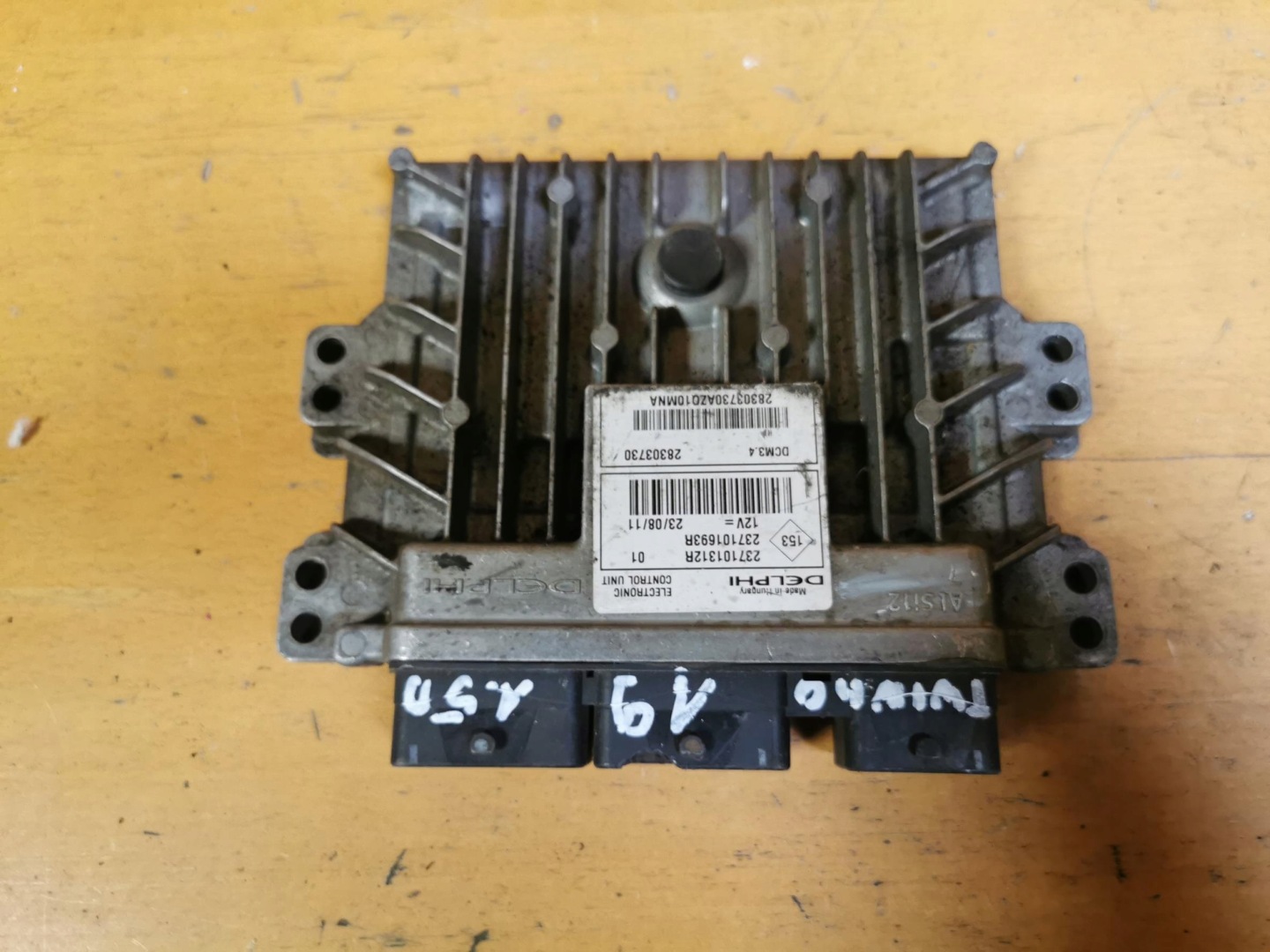 control unit computer of the engine RENAULT TWINGO II 1.5 DCI 75KM 237101312R