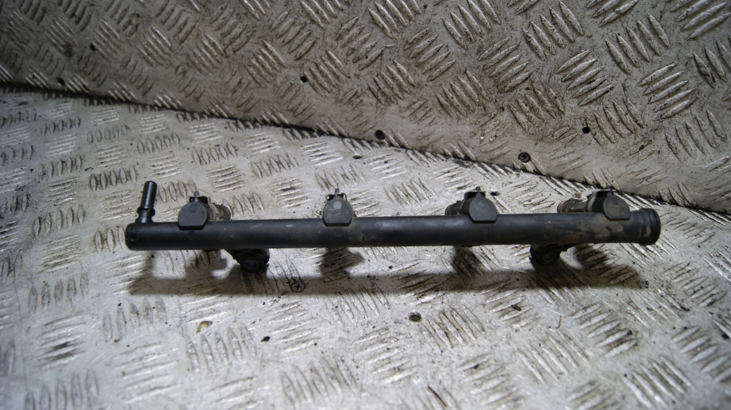 Rampe injection DACIA SANDERO 8200494284A