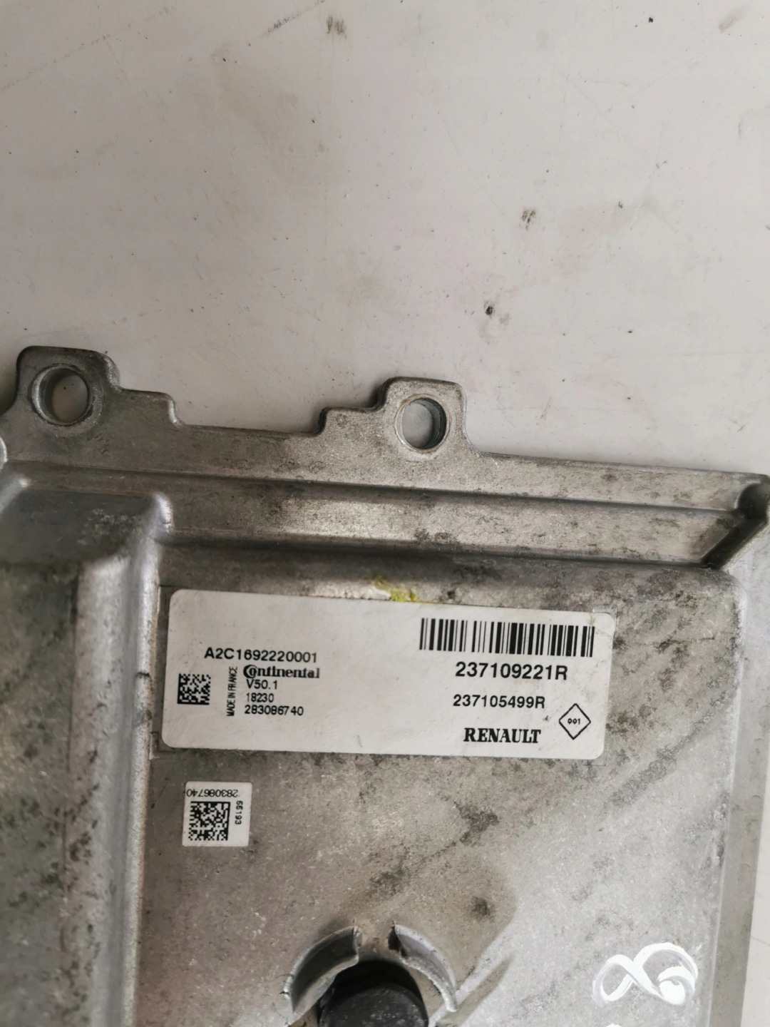 DACIA LOGAN 0.9B A2C1692220001 237109221R computer