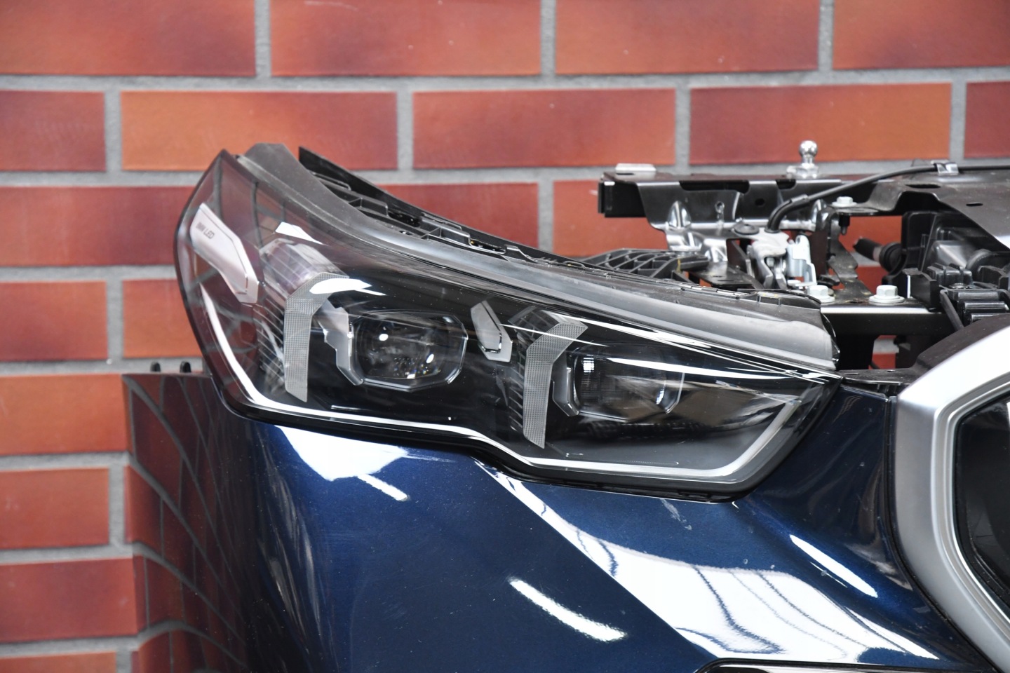 front panel, wall radiator bumper lights LED BMW i5 G60 G61 eDrive40