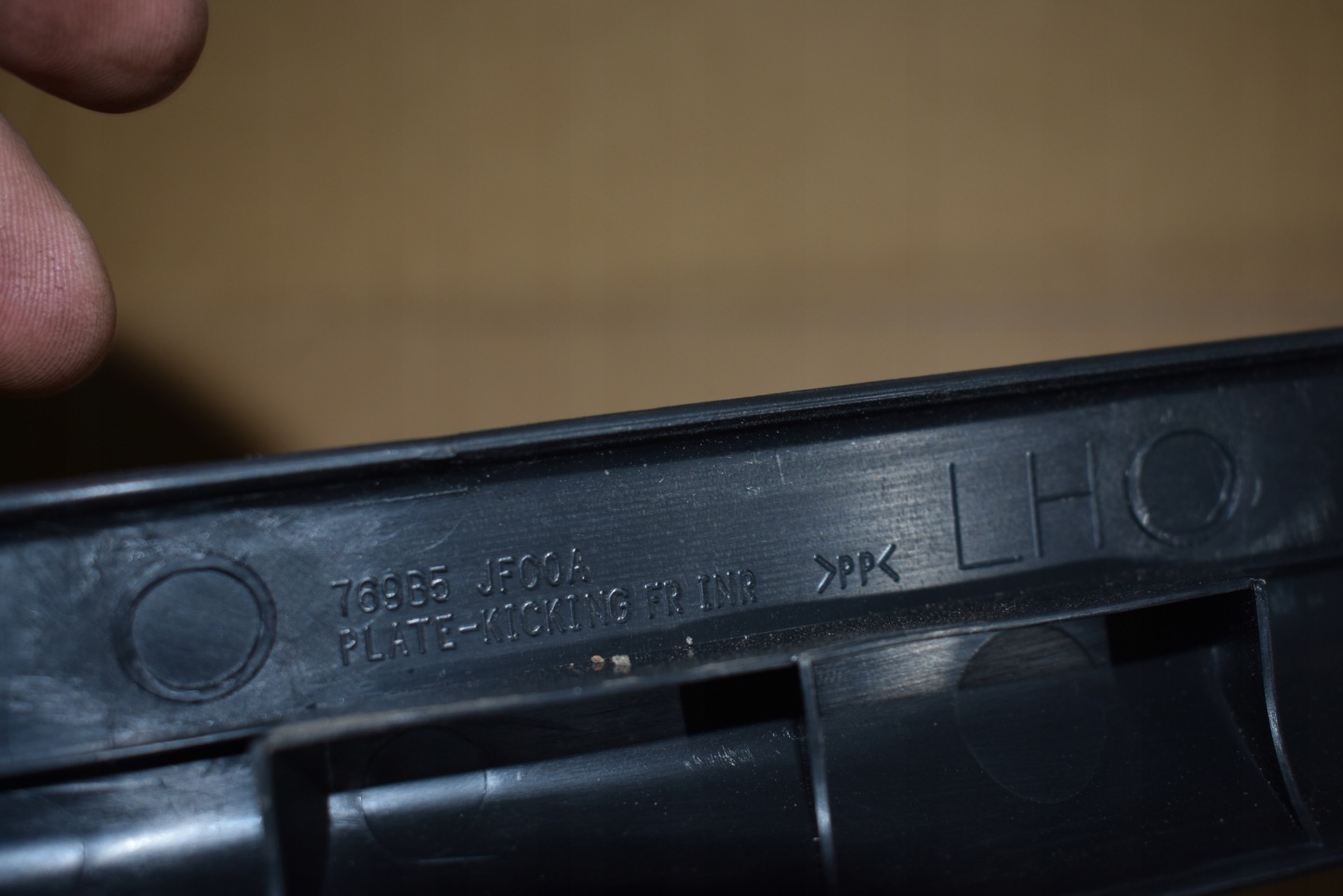 IDEALNA moulding cap threshold left NISSAN GT-R R35 1