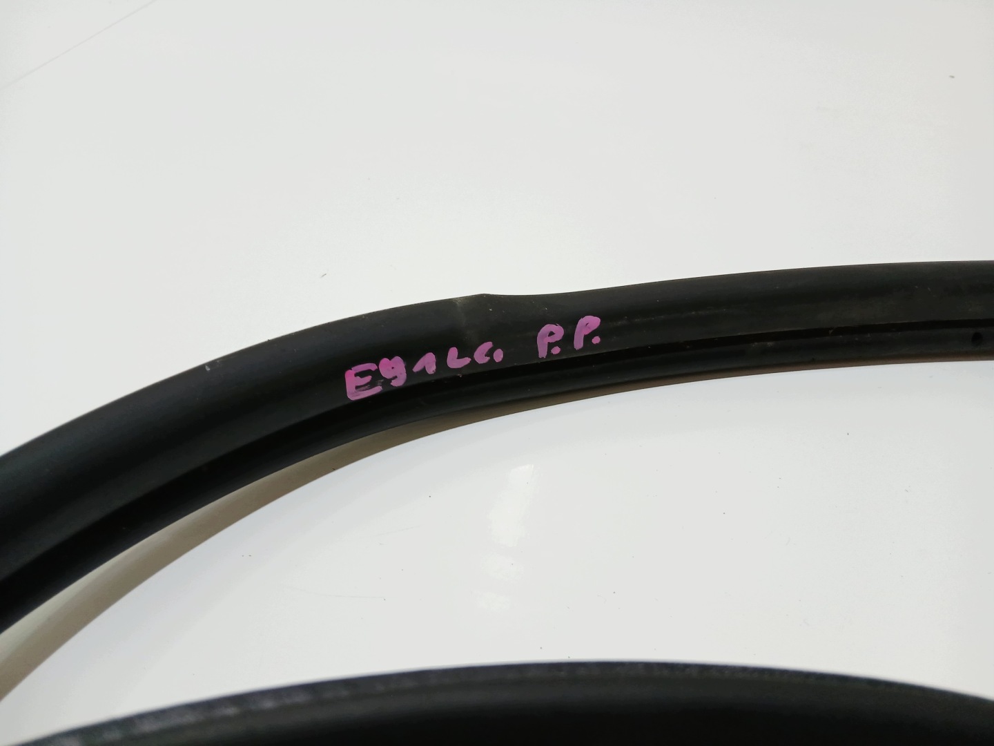 joint portière droite avant BMW E91 LCI 7247257