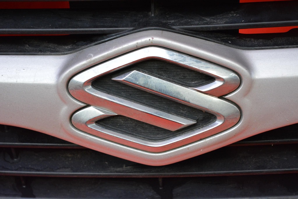 Grille SREBRNA 71741-86G00 SUZUKI IGNIS 2 II 03-08