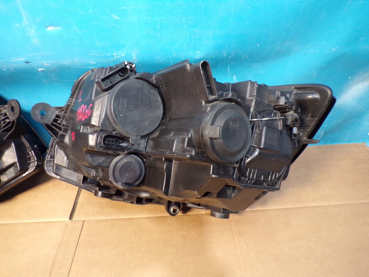 VW T6 CARAVELLE MULTIVAN 15- head lights lights front DEMONTAZ 2 sztuki