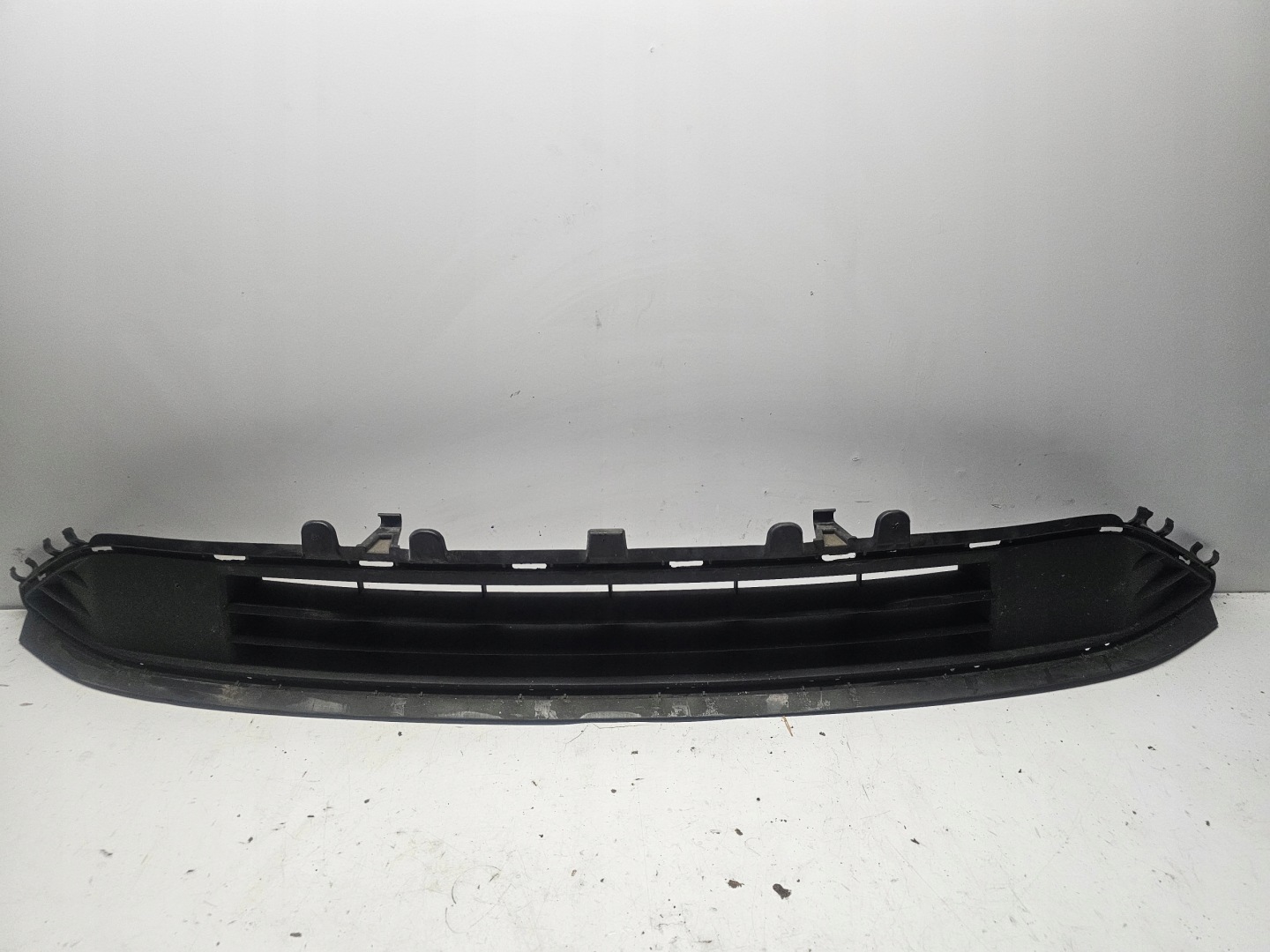 OPEL INSIGNIA B LIFT central grid of a bumper front 39161812