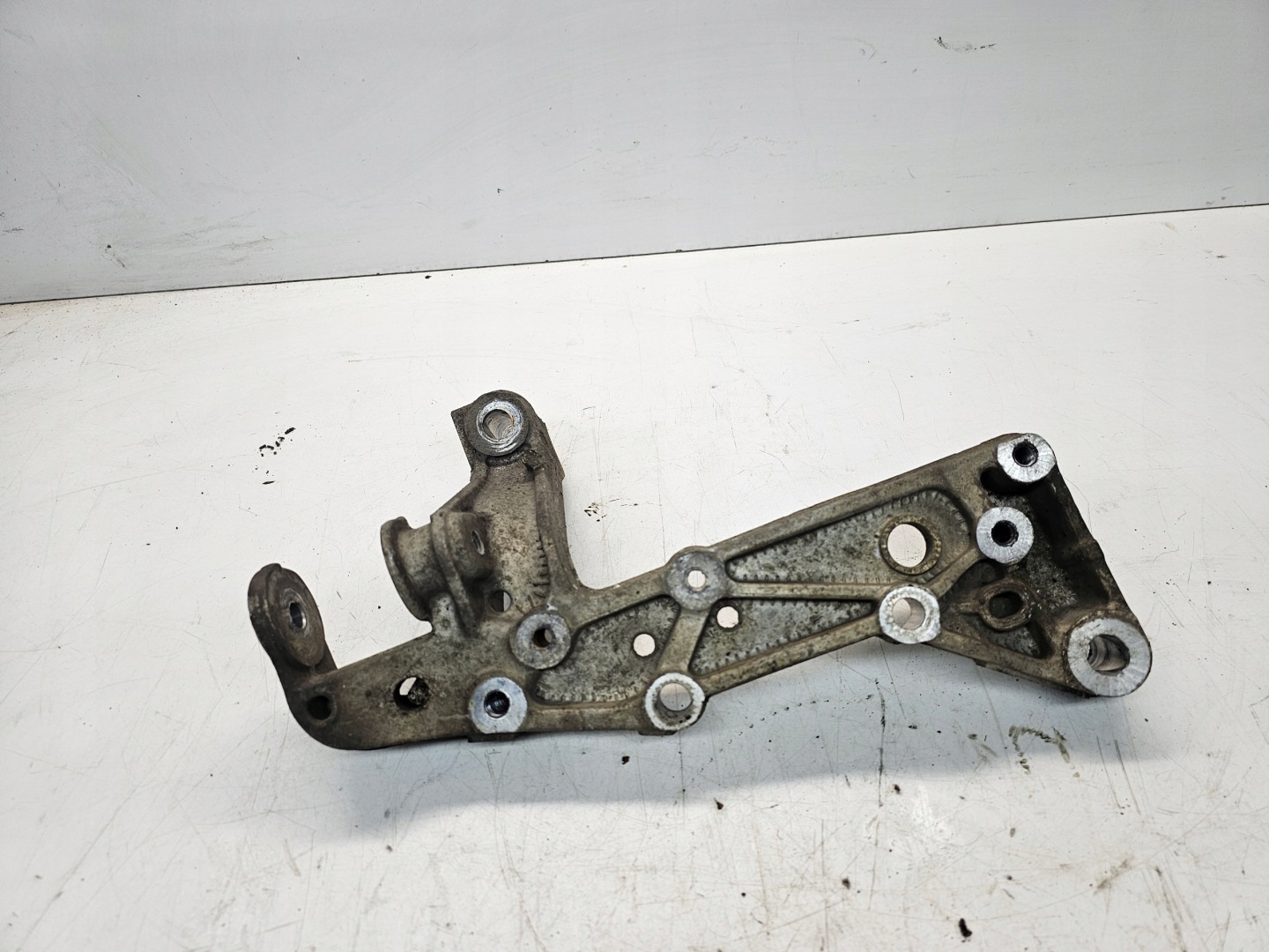Halter des Querlenkers links AUDI A3 8P GOLF 1K0199295E