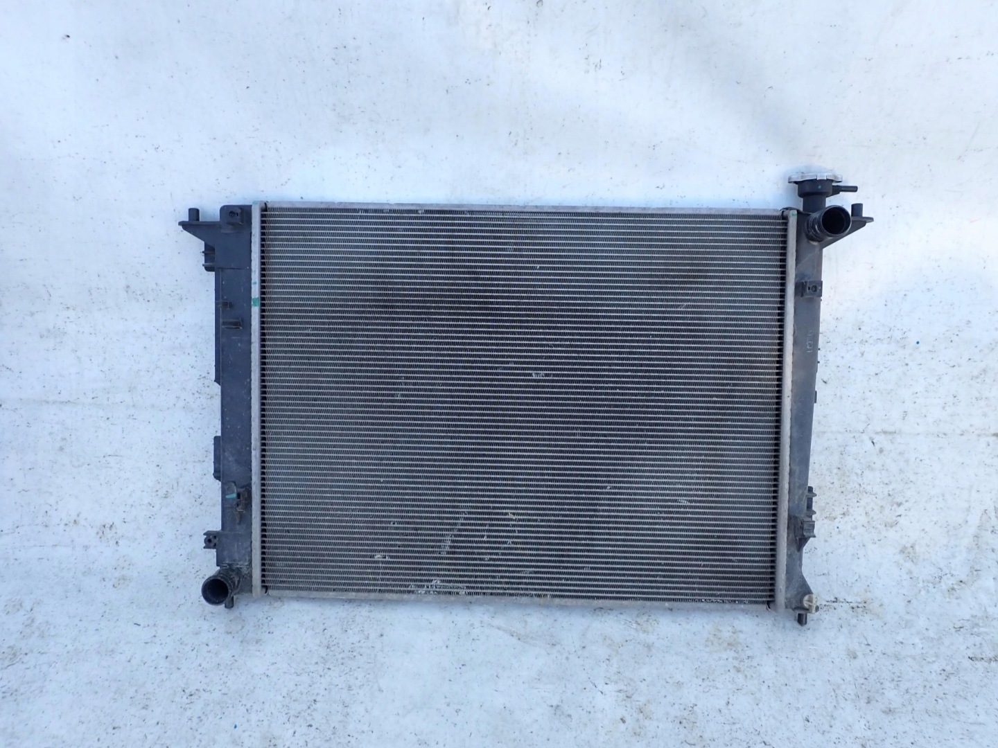 HYUNDAI IX35 KIA SPORTAGE III 10- radiator