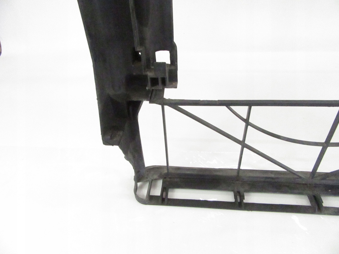 cover holder radiator frame BMW E53 X5 1439105