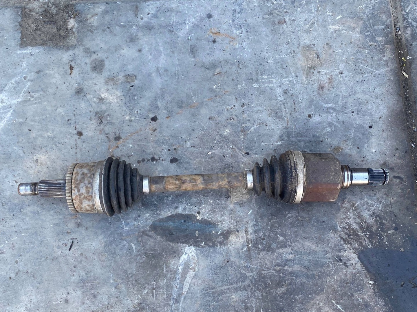 semi-axis left front front RANGE ROVER SPORT L320 (05-13) 2.7 TDV6 AUTOMAT