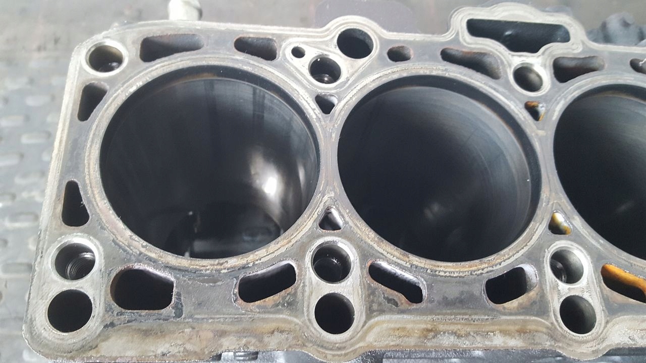 Blok Motore AZV VW Touran 2,0 TDI