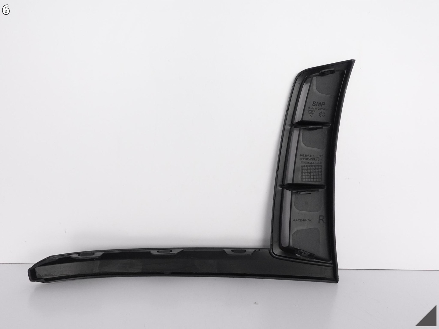 PORSCHE 982 718 GT4 grid intake moulding right front