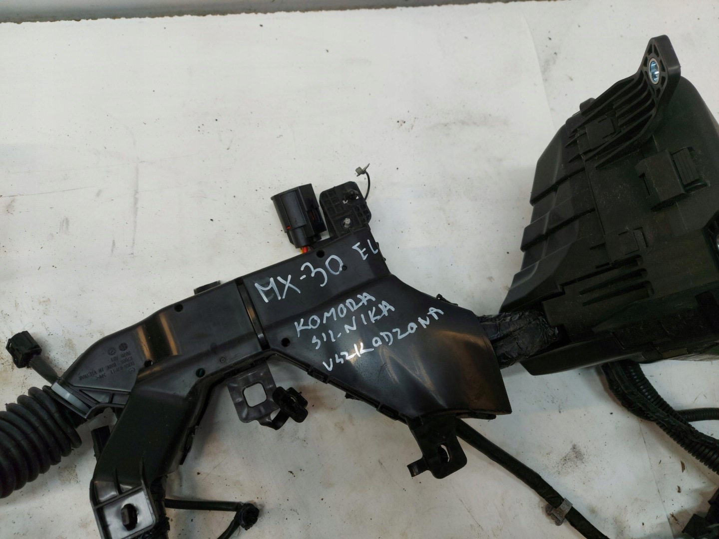 Mazda MX-30 EL bundle wiring komory of the engine elektryk compartment dcwn67010