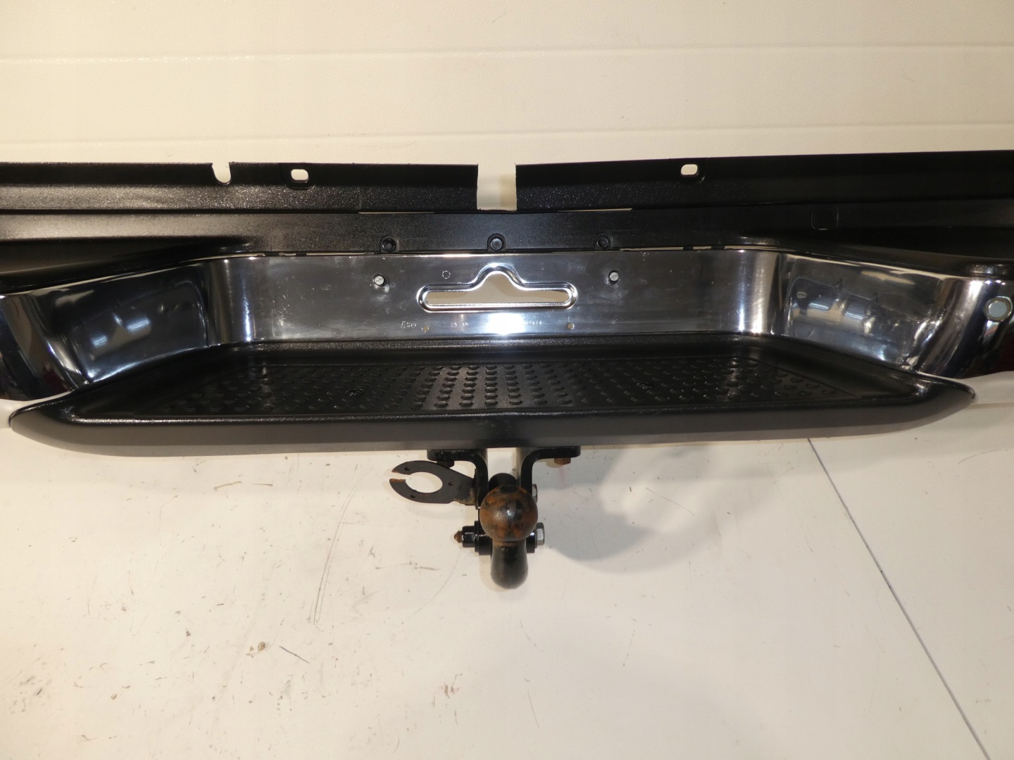 VW AMAROK 2H rear bumper towing PDC CHROM 2H5