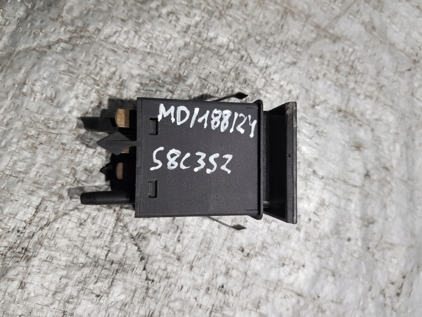 switch OGRZEWANIA windows SEAT LEON and 1M1959621