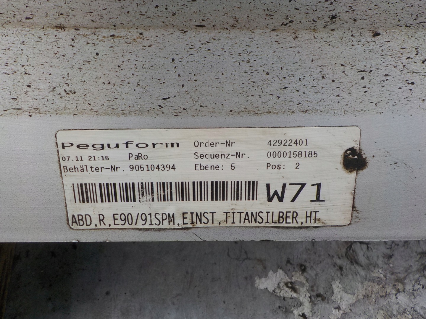 39 BMW 3 E90 moulding cap threshold right