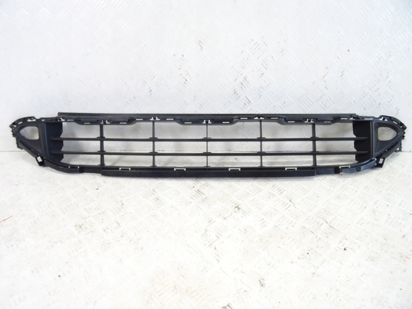 grid of a bumper front front NISSAN X-TRAIL IV 62254-6RA0A