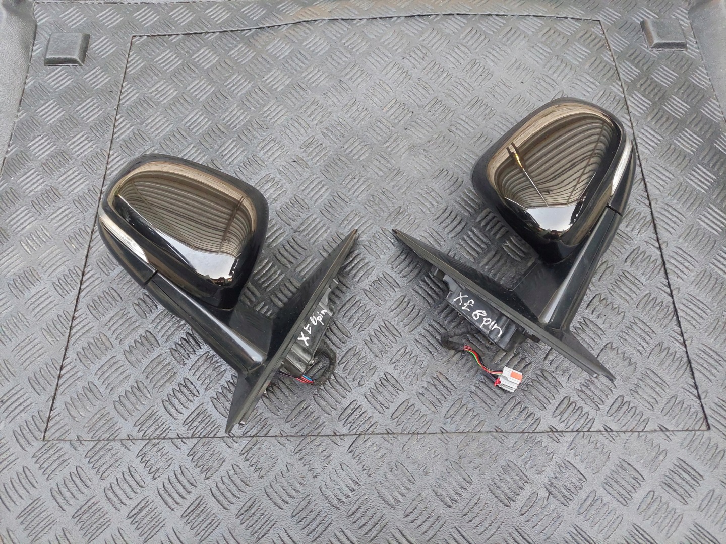 Spiegel links 8PIN JAGUAR XE X760 PEC EBONY BLACK