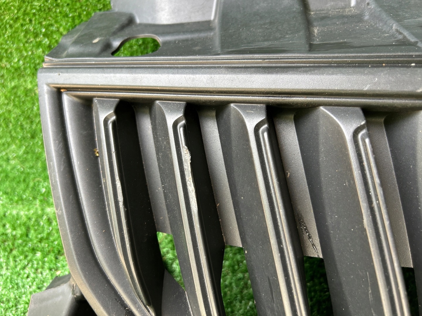 Skoda Fabia III MK3 grill grille front 6V0853653A