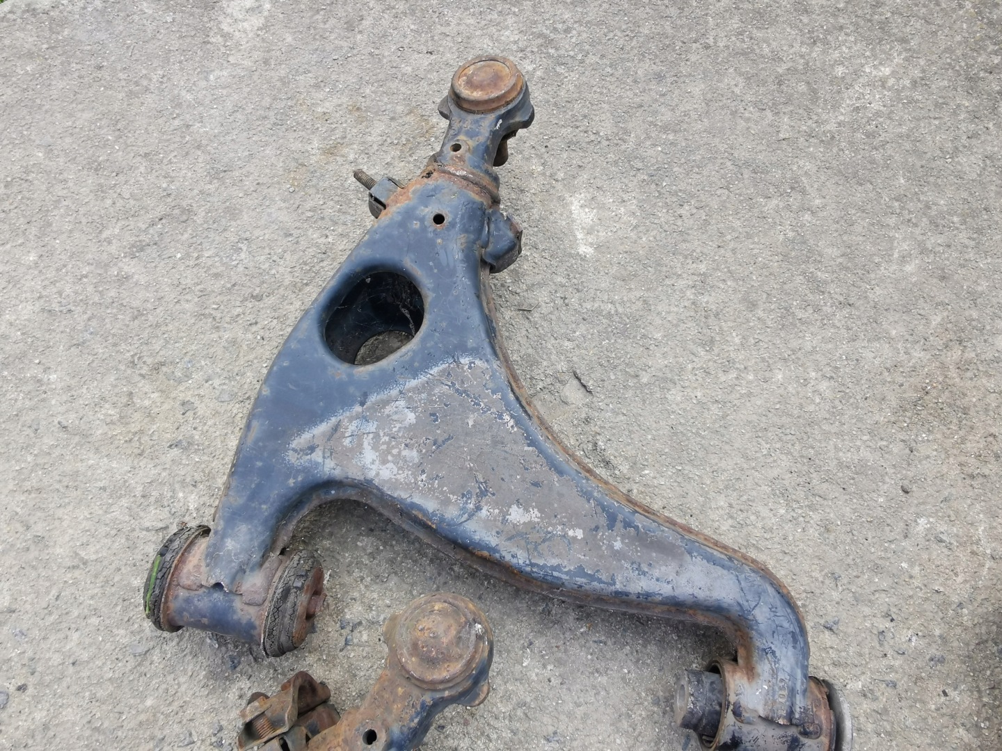 arm front right left lower Mercedes 124 W124
