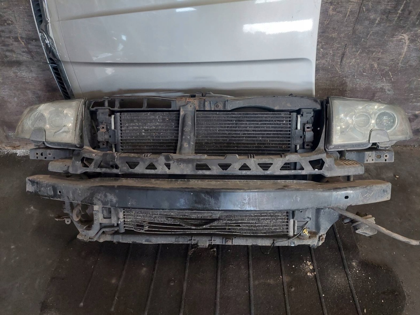 complete front bonnet bumper light XENON SKODA SUPERB and 9201