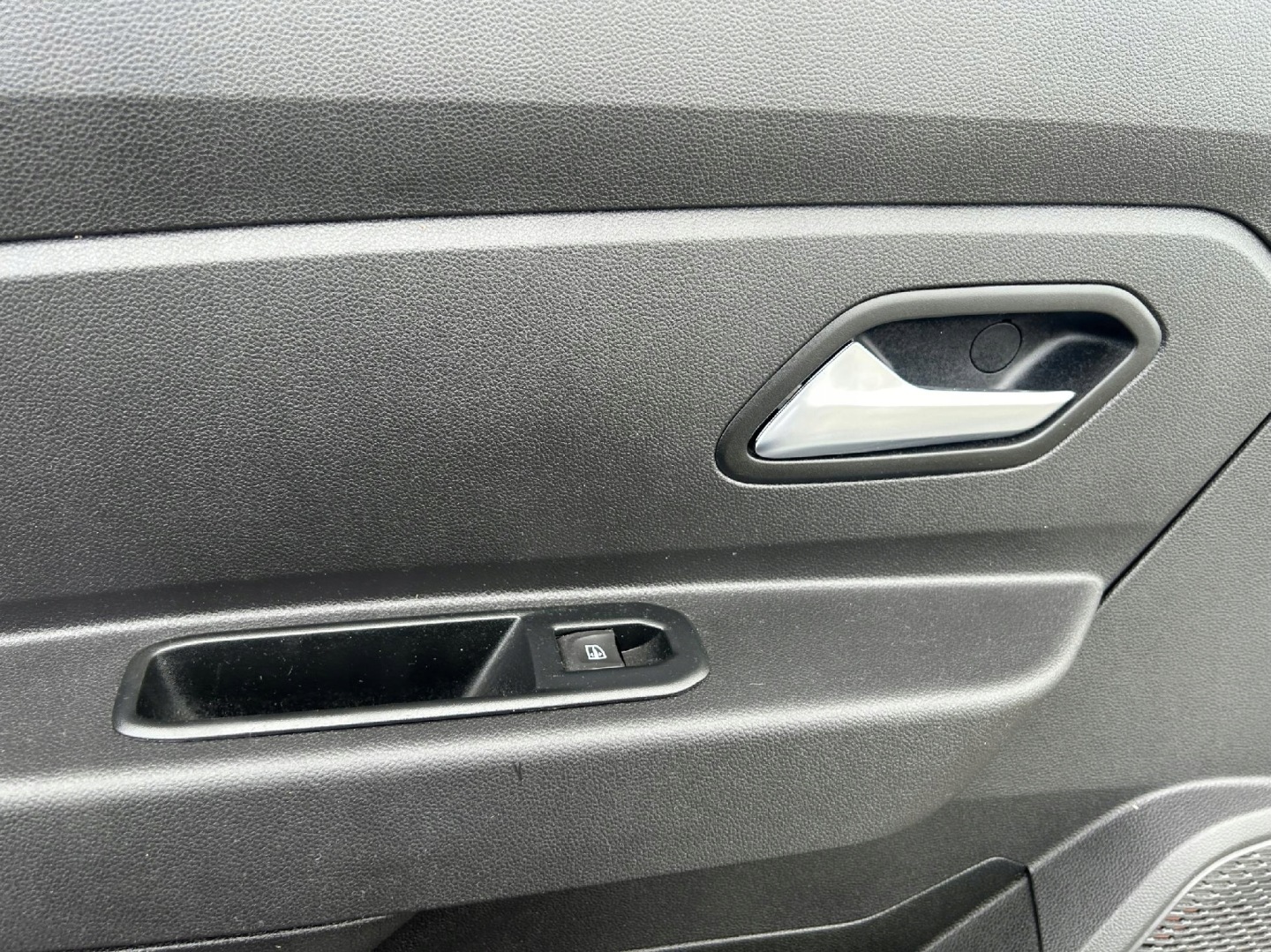 side door left rear part DACIA DUSTER II 17