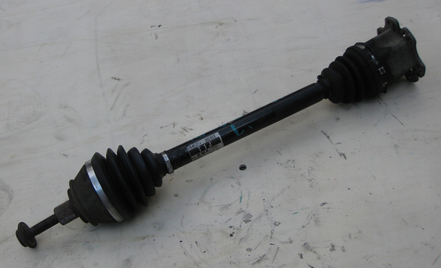 AUDI A6 C6 2.7 TDI 07R semi-axis left front 4F0407271J
