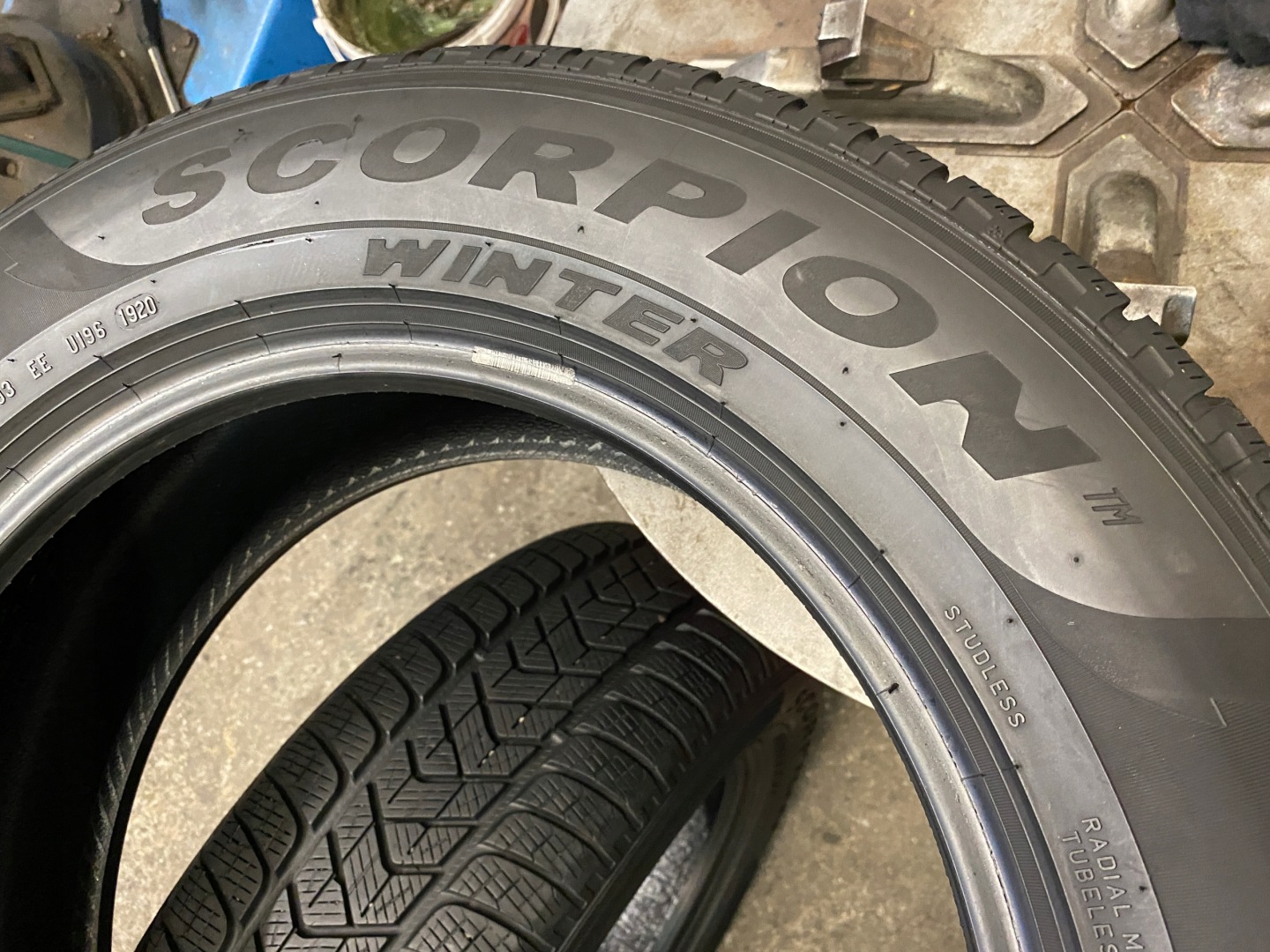 2 tyres winter 215/65R17 Pirelli Scorpion Winter Seal 7mm