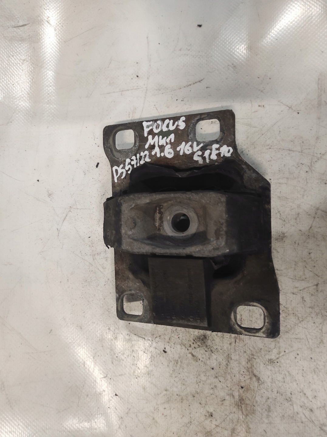 FORD FOCUS and 1.6 16V gearbox mounting