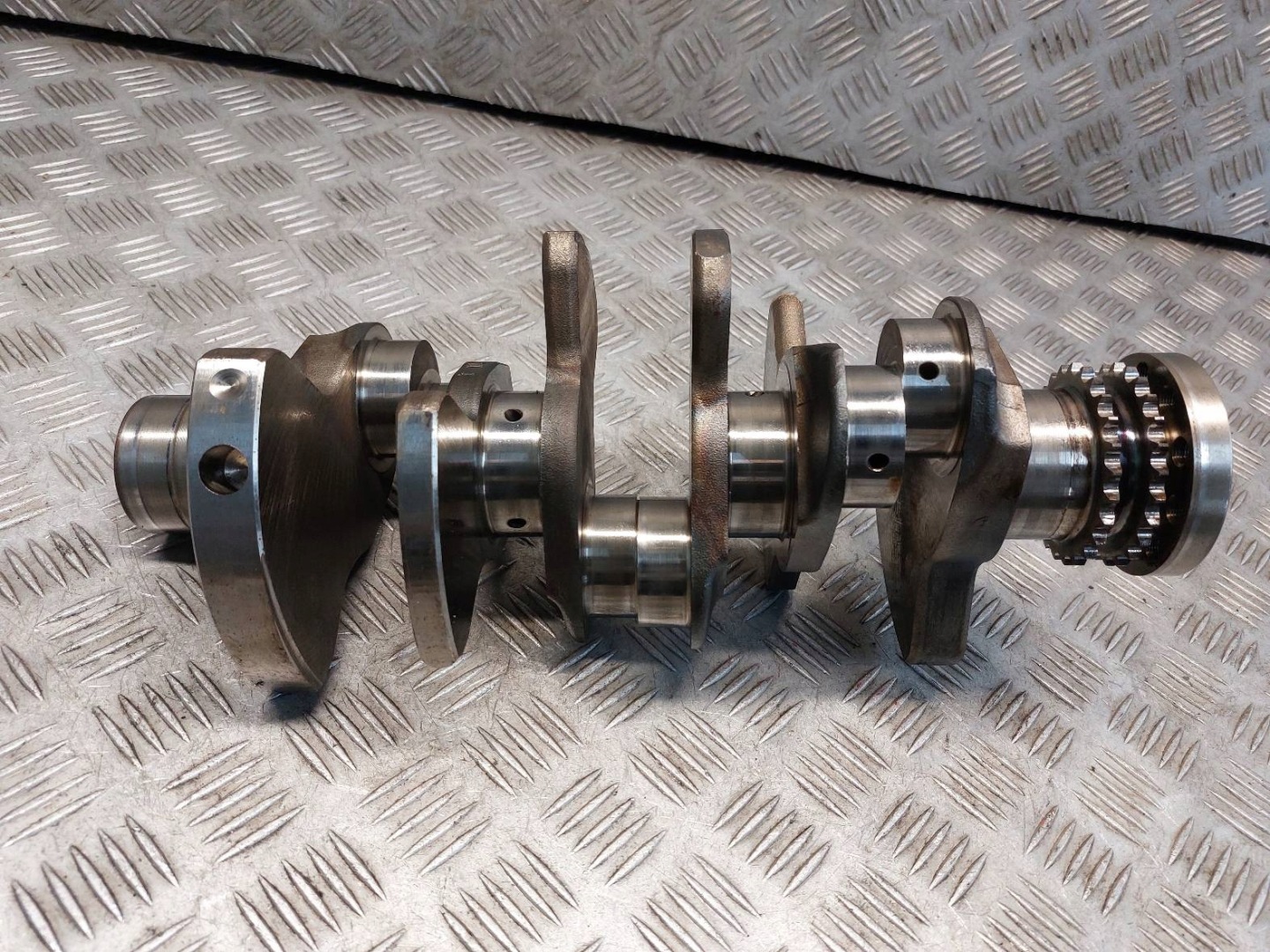 crank AUDI A6 C6 2.4 V6 06EG BDW