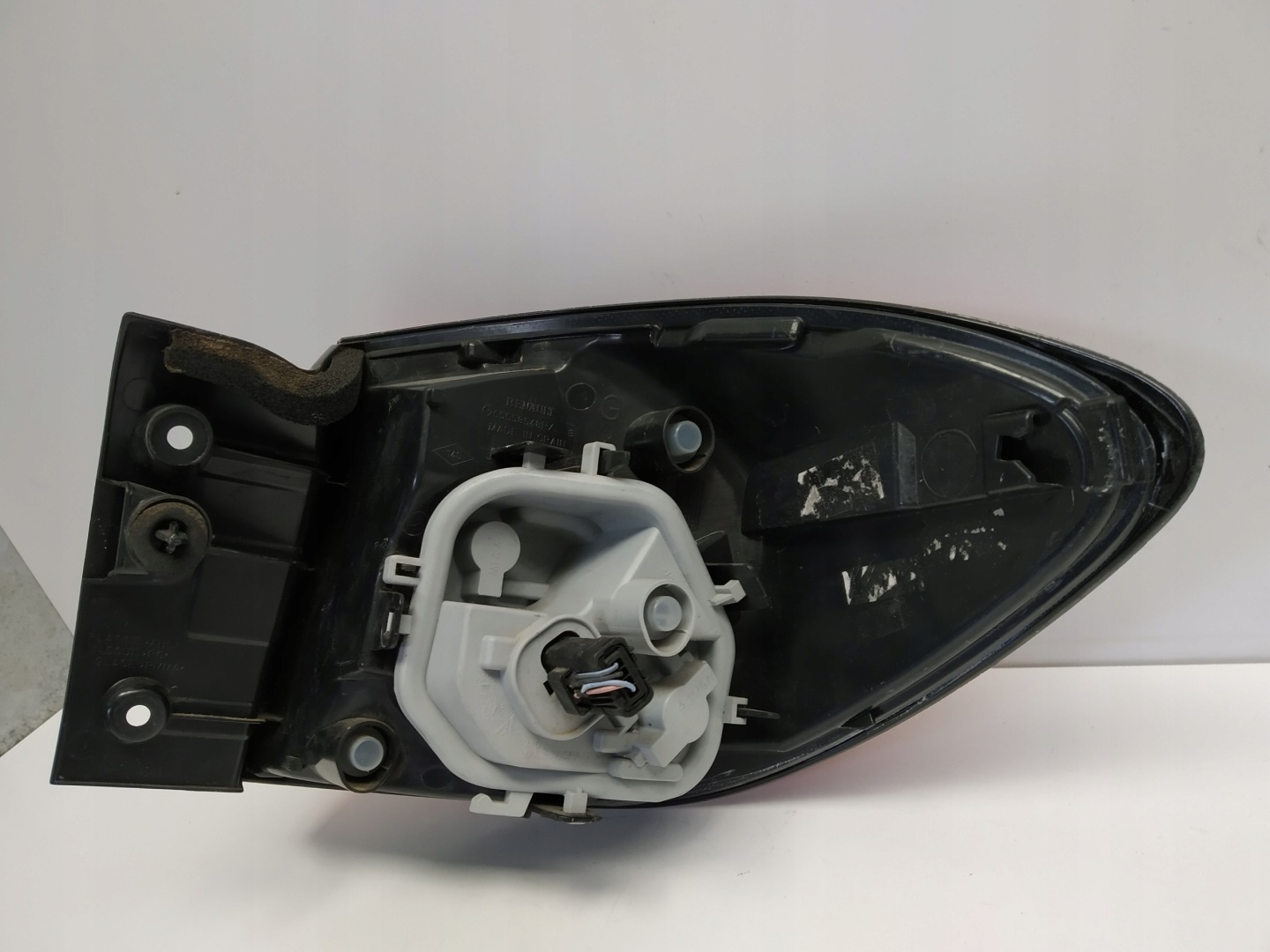 13-17r Renault Captur Dobra light wklad rear part left before lift