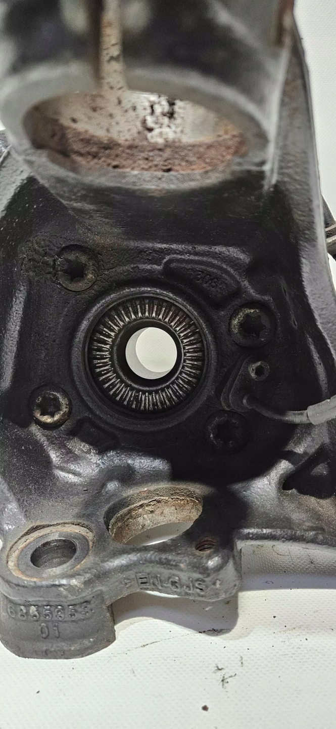otoč čepu levý předek BMW X4 F26 14-18 3.0D