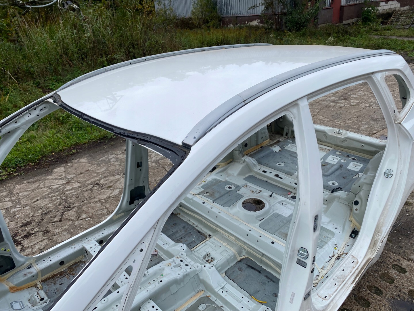 KIA CARENS IV dach BIALY 1D 13-18
