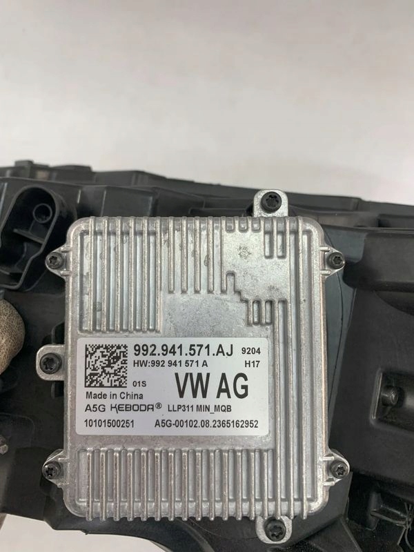 Skoda Superb 3 III FL 19r Reflektor right light right Lift 2019