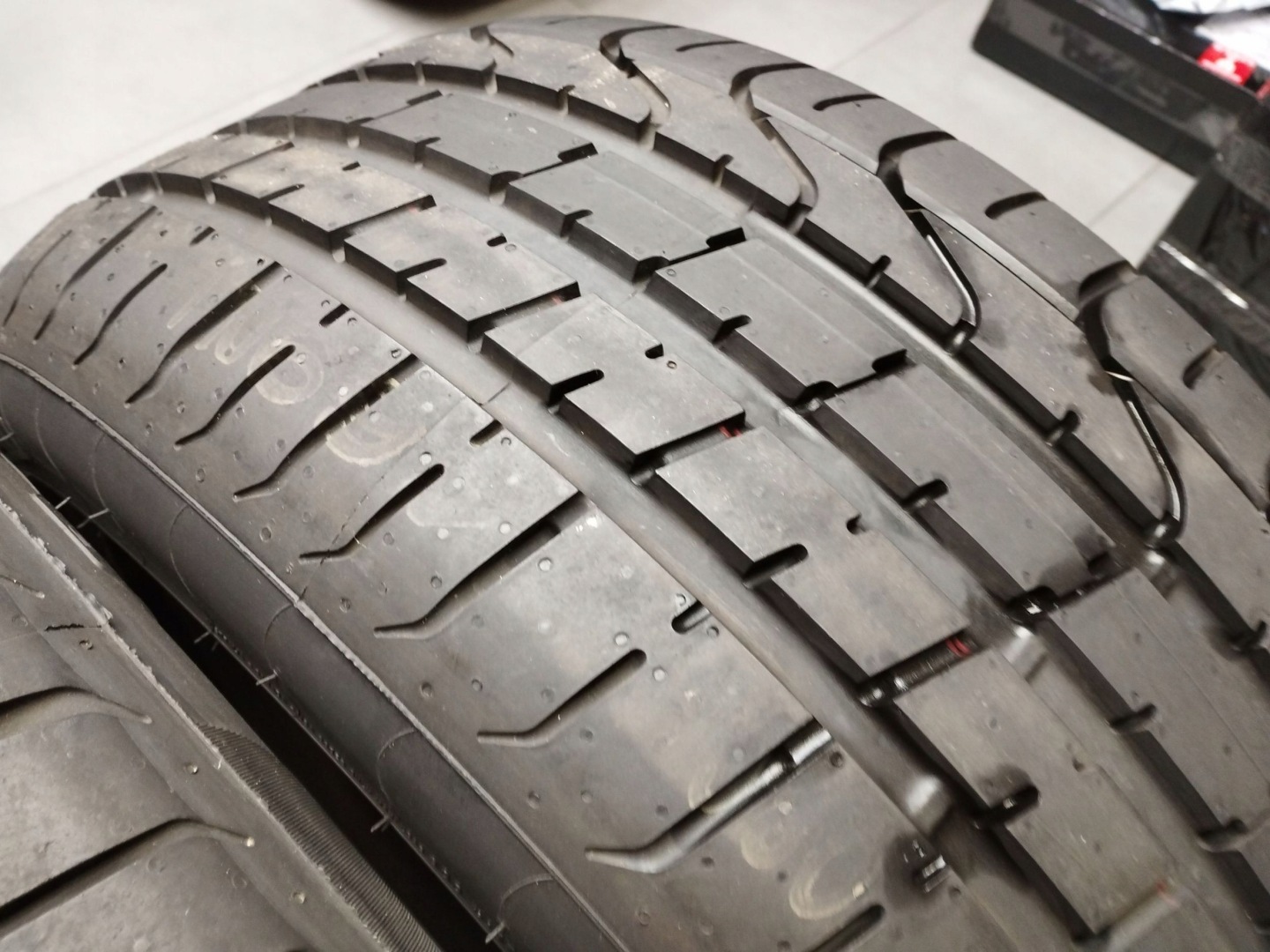 2X tyres summer R19 255/40 100Y 2017 PIRELLI P ZERO