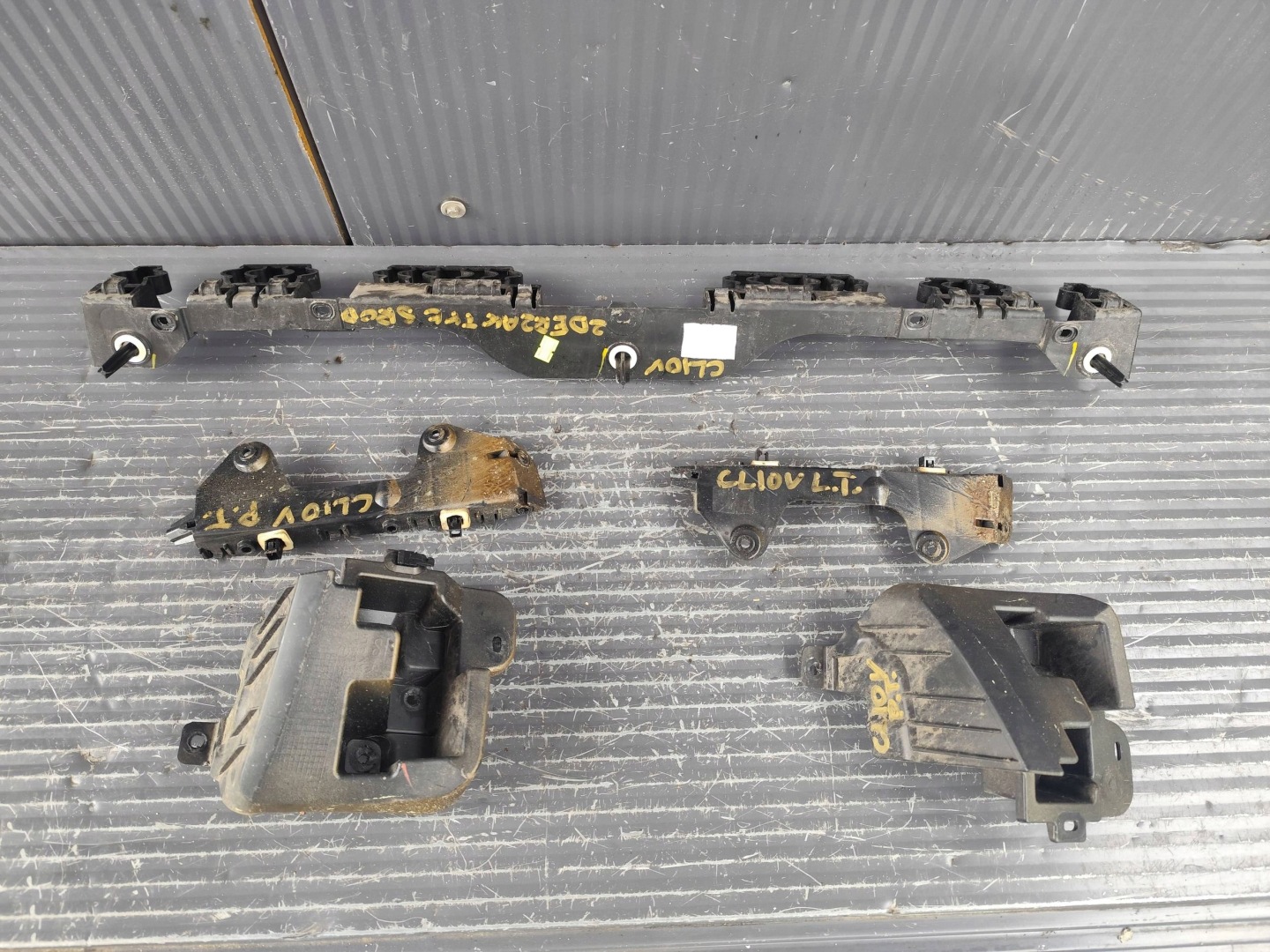 RENAULT CLIO V Support ZDRZAKA Arrière KOMPLET Support plaque 850429691R