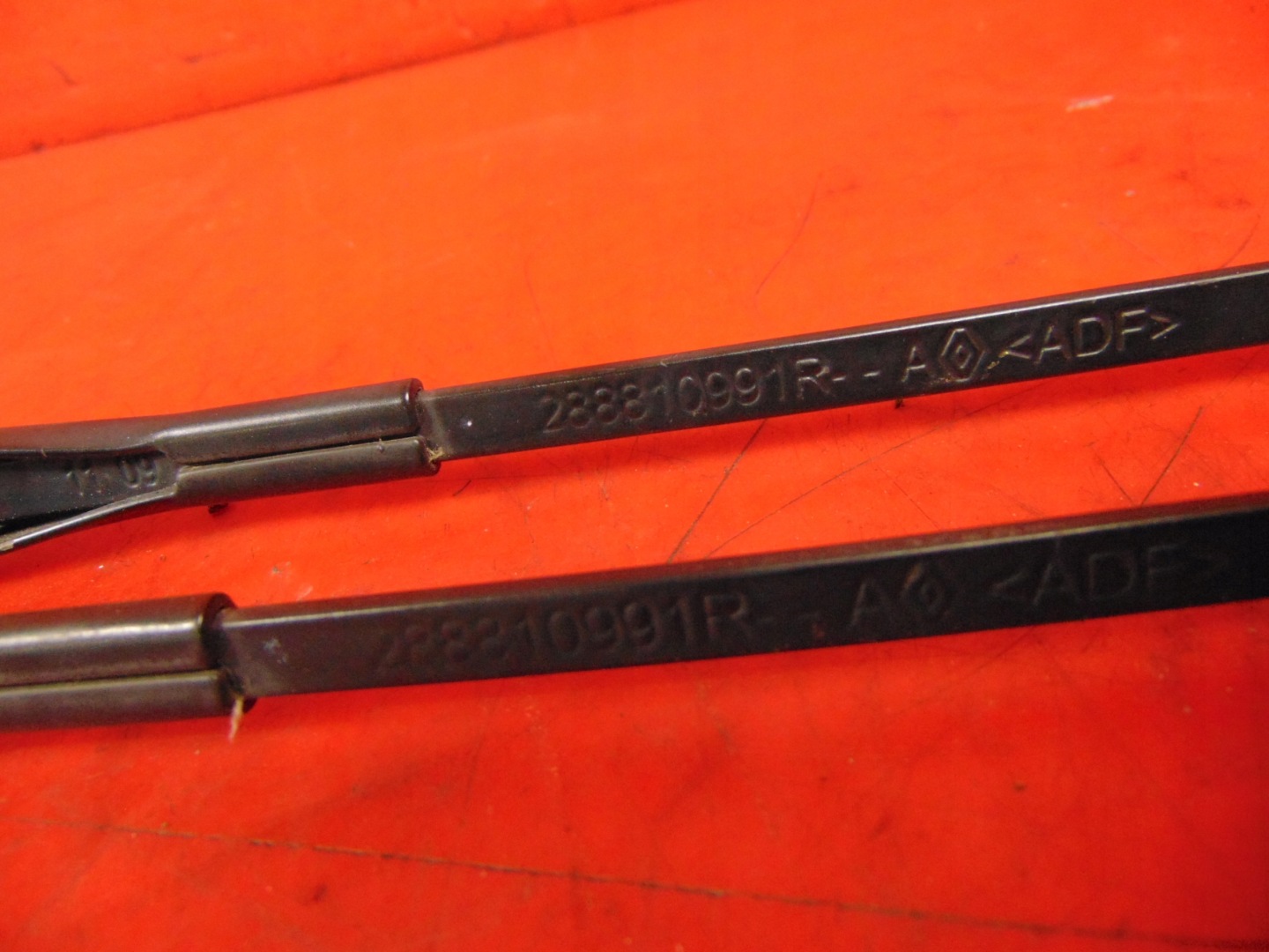 SANDERO 1 and wiper arm right left front KPL