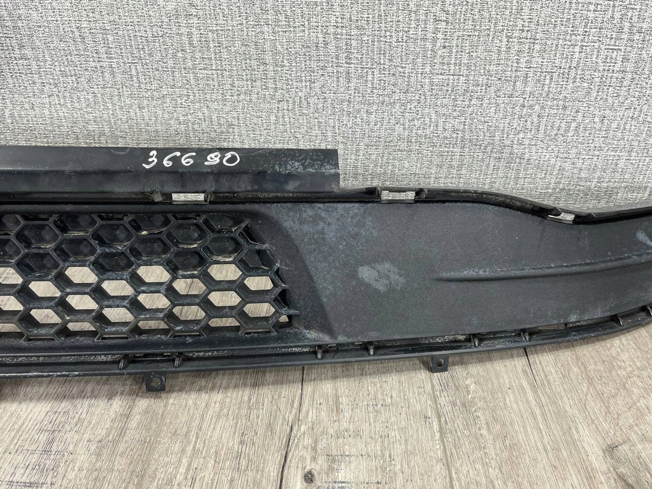 FORD MUSTANG VI LIFT 2017 - 2023 grid central front JR3B17K945-BBW