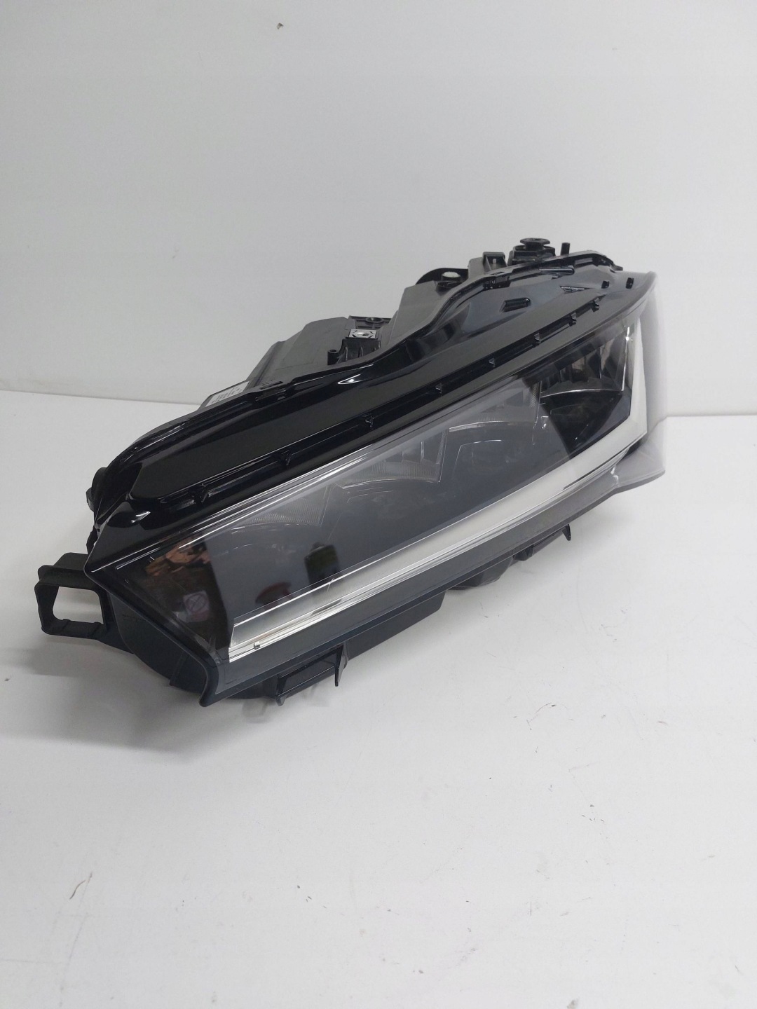 SKODA SUPERB IV 23r> light left front FULL LED complete 3P1941015