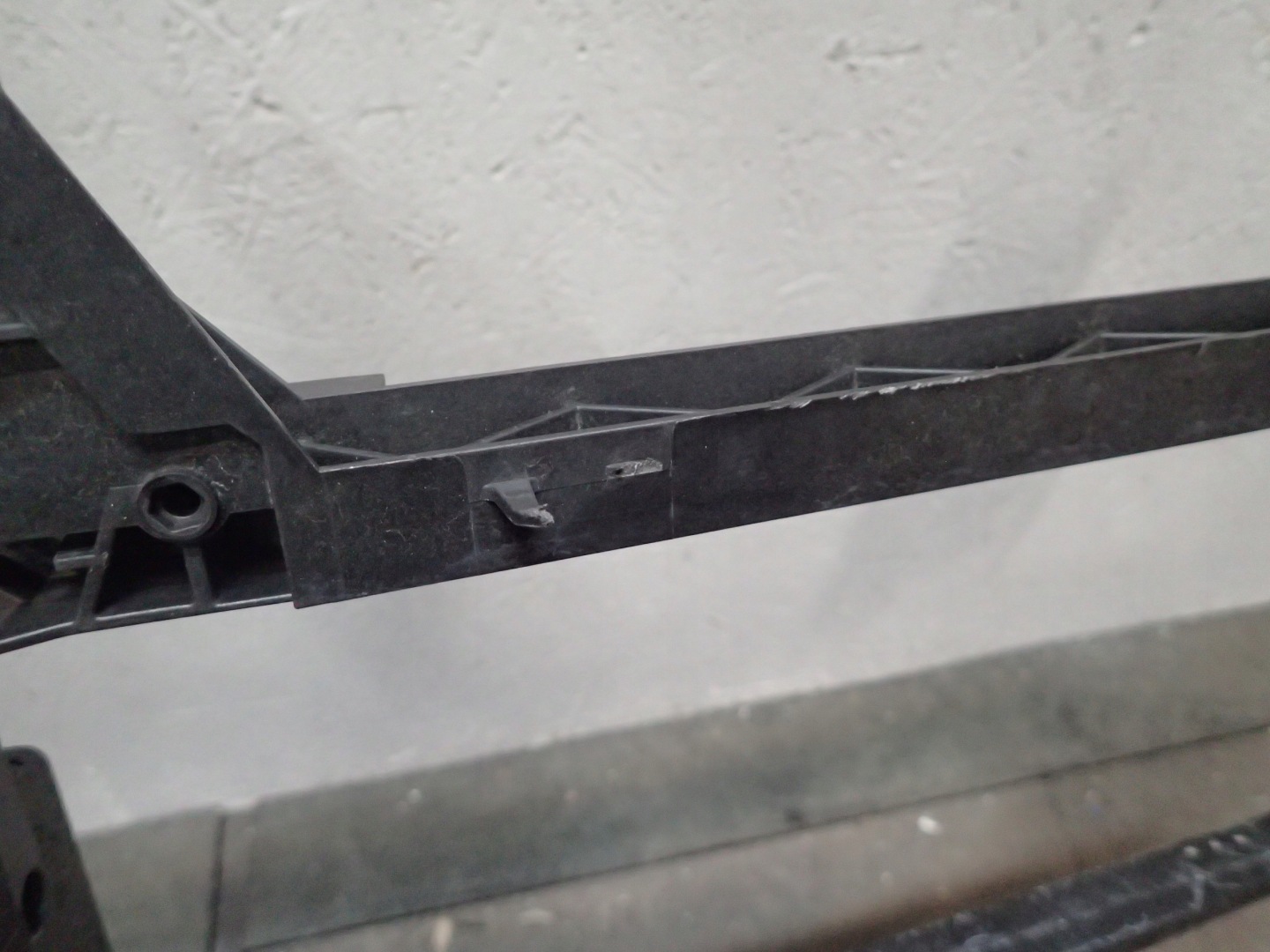 SUPPORT PANEL FOR RADIATORS BLINDS AIR LINE STEERING WHEEL, MERCEDES W247
