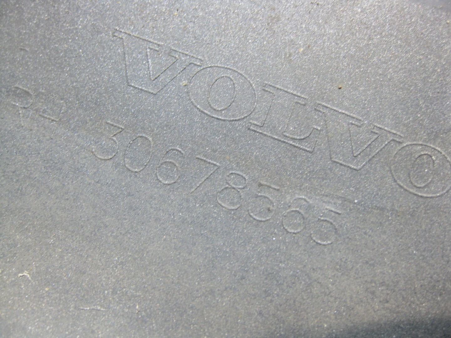 VOLVO V70 2.0 D 09R moulding cap threshold right 30678565