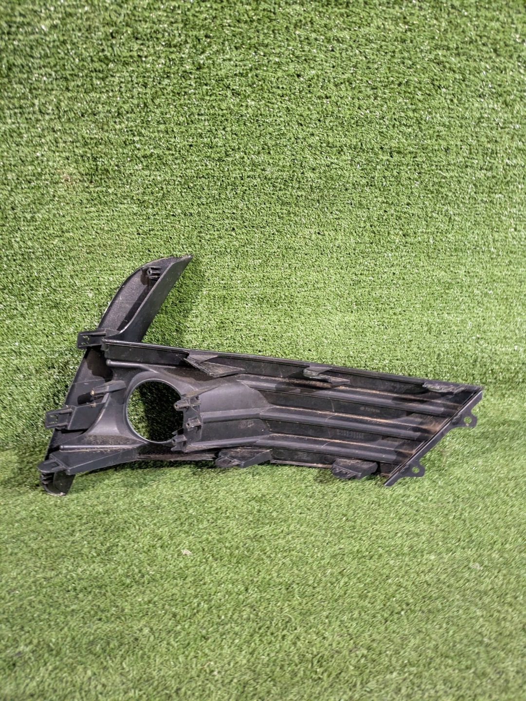 grid spoiler left TOYOTA COROLLA E16 LIFT 16- NR.1