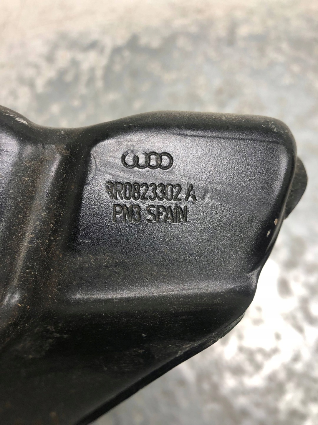 Cerniere cofano AUDI Q5 LIFT 8R0823301A 8R0823302A