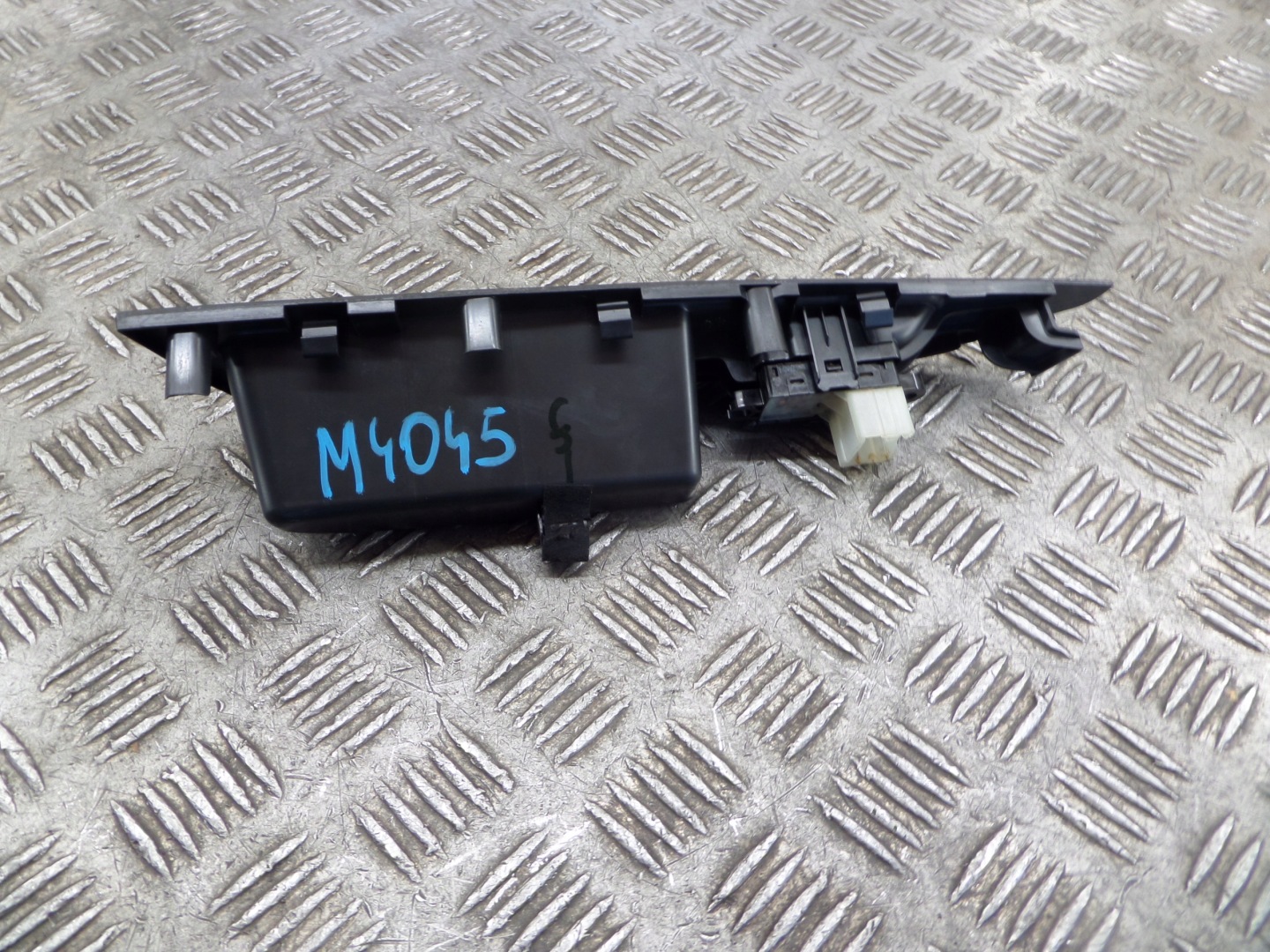 NISSAN QASHQAI J11 PANEL Vitre P.Arrière 829604EA0AX