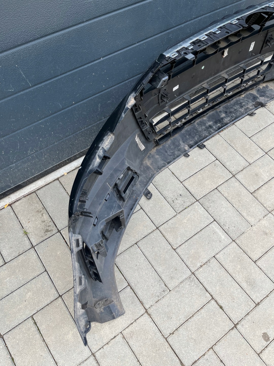 Audi A4 bumper front 15-19 8W0 washer park