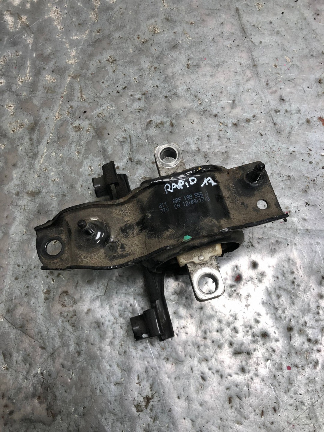 holder engine mount SKODA RAPID 6RF199555J