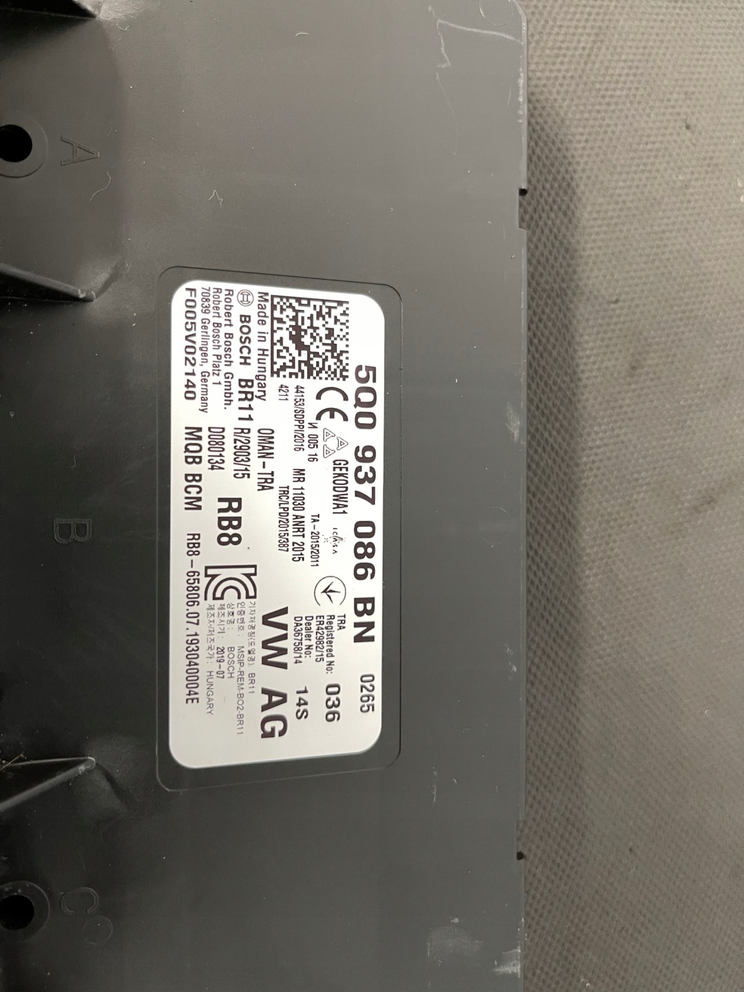 Unité commande confort VW TOURAN III 5TA 1.6 TDI 5Q0937086BN
