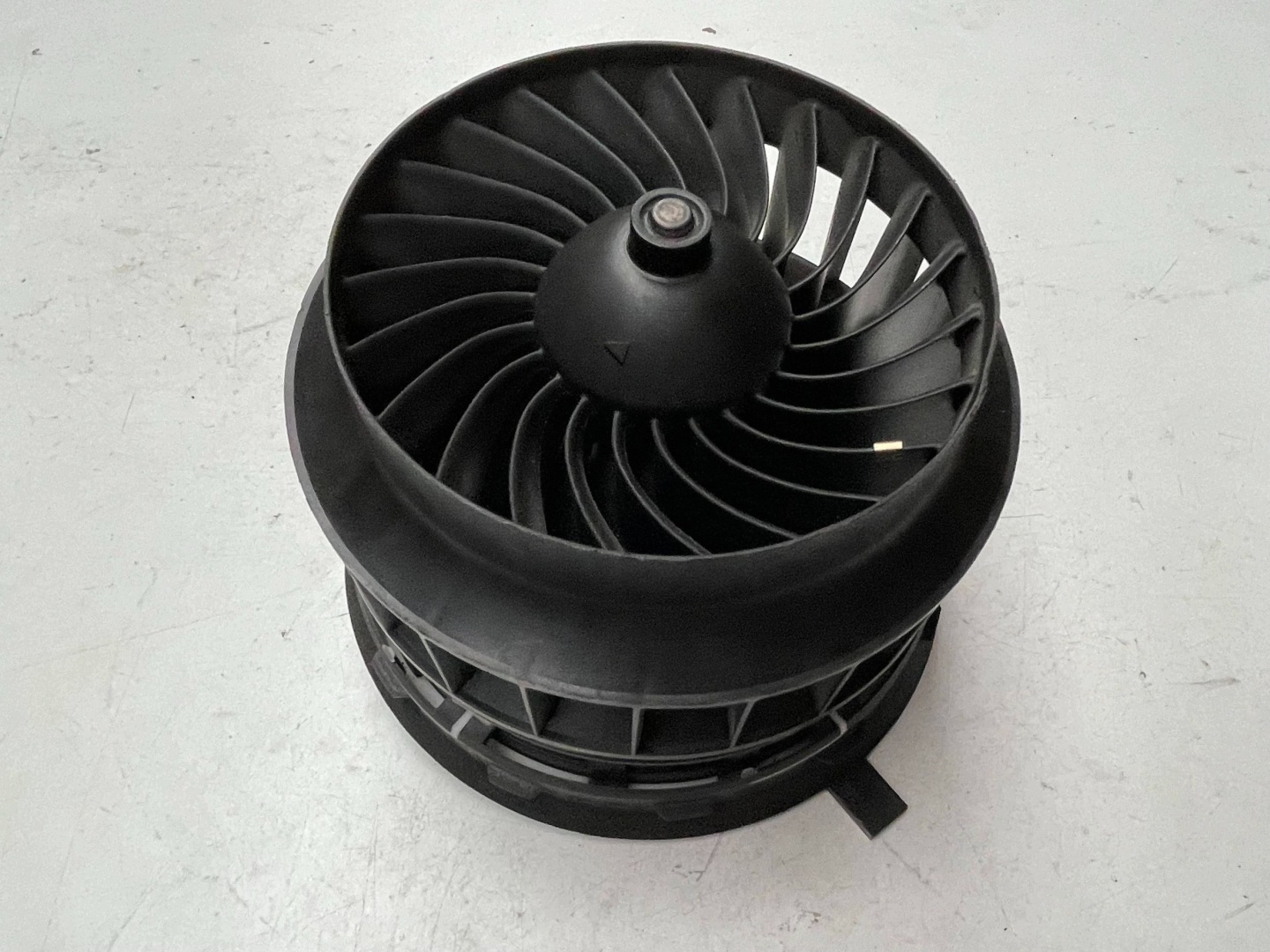 Mercedes W213 ventilátor topení 0130309006 !J